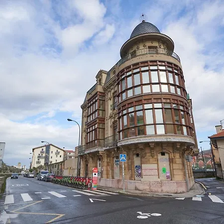 Bio Exclusivo Con Mirador En Y Aparcamiento Publico Gratuito アパート ビルバオ