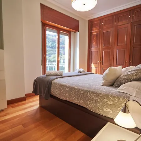 Bio Exclusivo Con Mirador En Y Aparcamiento Publico Gratuito Апартаменти Більбао